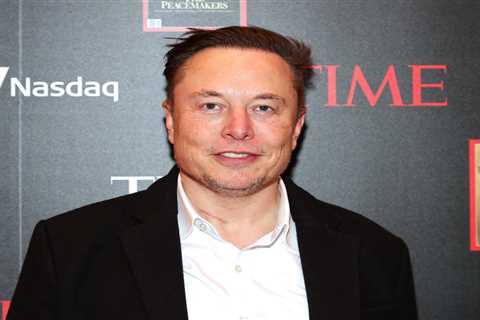 Elon Musk Blames Hiring Biglaw Firm He Personally Hates On An ‘Error’ Because He Has No Idea What..