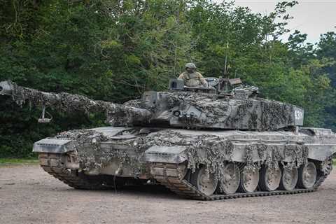 The UK says sending Challenger 2 tanks to Ukraine is a potential 'game changer' in the war. This is ..