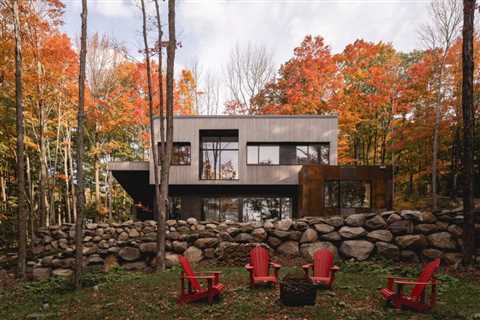 Home in Canada embraces the beautiful landscape around