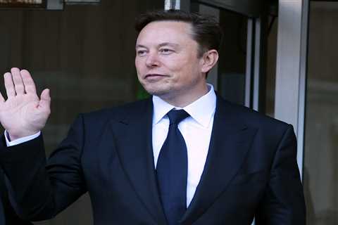 News organizations say they won't pay for Elon Musk's Twitter Blue because 'verified checkmarks no..