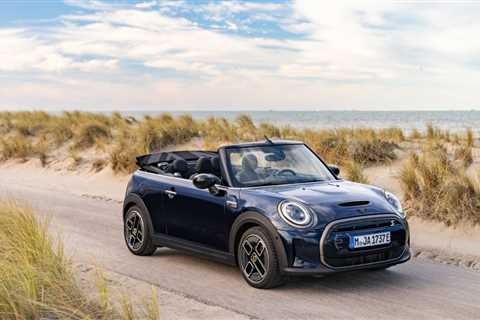 Mini Cooper SE electric convertible will be shown off in Shanghai