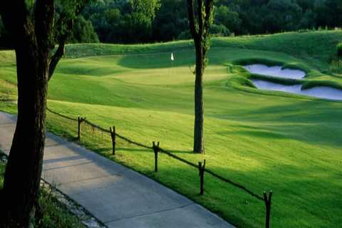 Does Cedar Park Texas Have a Sand Bunker at the Driving Range?