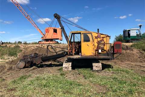 Extremely Rare Thew Scoop Shovel Found on Facebook (Video)