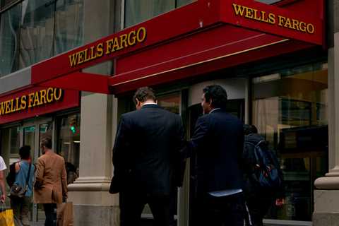 Banks Fined $549 Million Over Use of WhatsApp and Other Messaging Apps