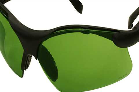 Are Cleaners in Oklahoma City Required to Wear Safety Glasses?