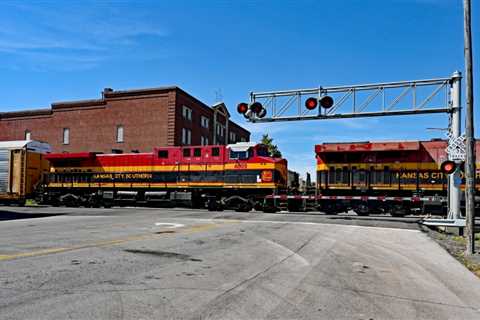 Feds say merger of 2 rail giants would cause ‘adverse’ noise pollution