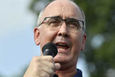 UAW chief: Union to strike any Detroit automaker with no deal by end next week