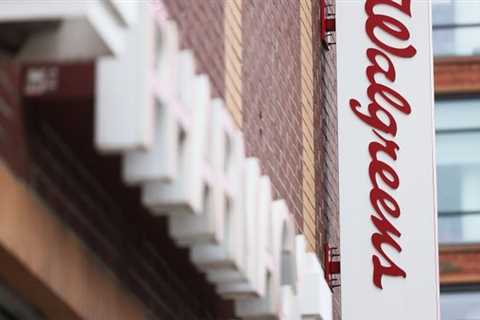 Walgreens hunts for new CFO with healthcare experience