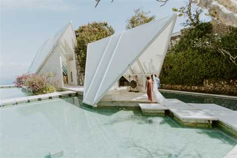 40 Weddings Songs to Walk Down The Aisle to in 2024