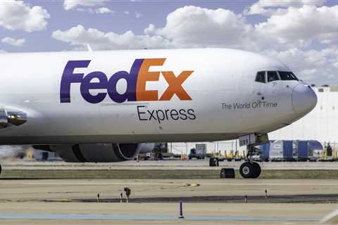 FedEx to rely more on outside airlift to support in-house air services