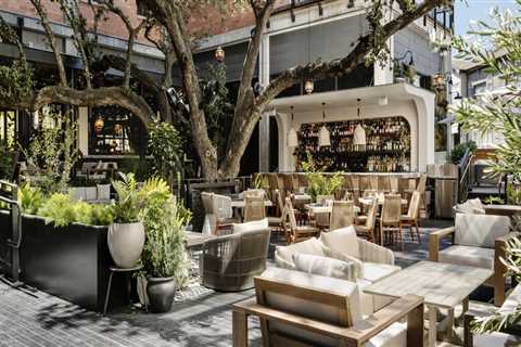 Romantic Dining in Travis County, Texas with Live Music and Outdoor Seating