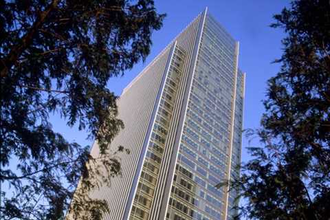 Clifford Chance Mulls Lockstep Change to Better Reward Top Performers