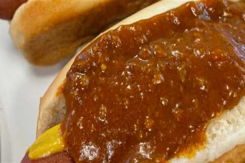 Is There a Children's Menu Available at the Hot Dog Stand in Lee County, FL?