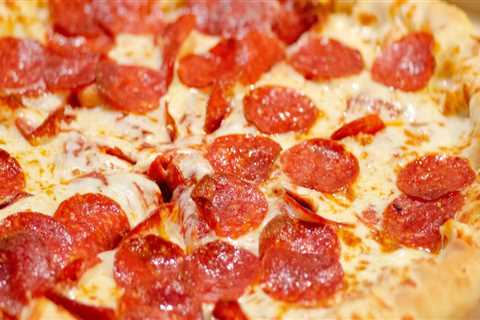 The Best Pizzerias in Panama City Beach, Florida - A Guide for Pizza Lovers