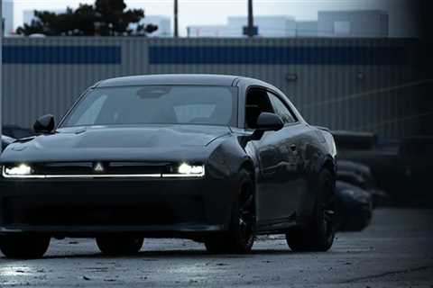 Electric Dodge Charger Daytona debuts March 5