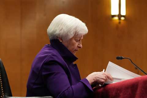 Yellen Says Stable Financial System Is Key to U.S. Economic Strength