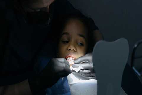 The Pros Of Visiting A Dentist In South Riding For Dental Implants And Periodontics
