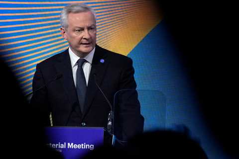 Divisions Among Finance Ministers Flare Over Seizing Russian Assets