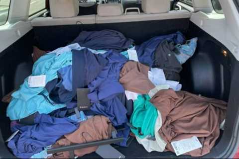 Thieves steal $7,000 worth of Lululemon clothes