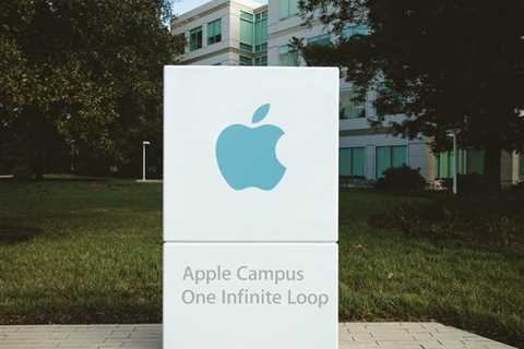 Apple Investor Uses Proxy Proposal to Assert That 'Silicon Valley Is Hostile to Right-of-Center..