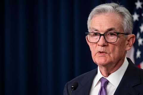 Fed Chair Powell Still Expects to Cut Rates This Year, but Not Yet