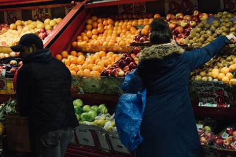 New York Starts Distributing Debit Cards to Migrants, Despite Uproar