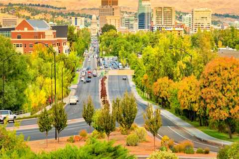 What is the Average Age of Citizens in Boise, Idaho?