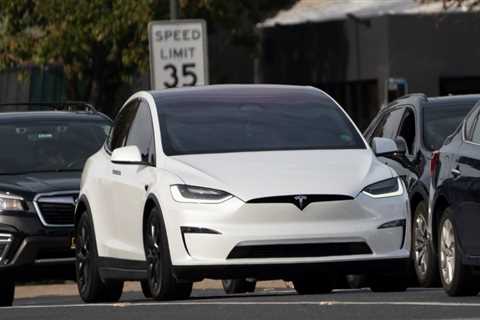 Engineer's testimony explains Tesla Autopilot's reliance on lane markings