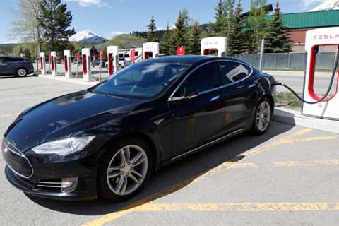 Elon Musk: Tesla still plans to grow Supercharging network after eliminating global team