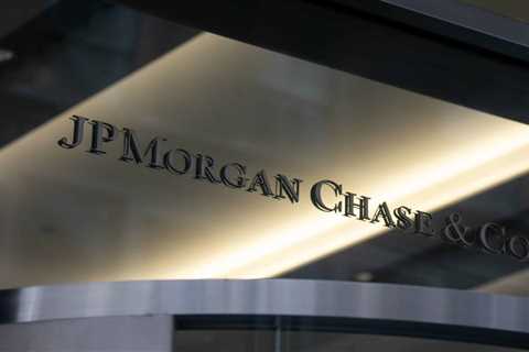 JPMorgan says every new hire will get training for AI