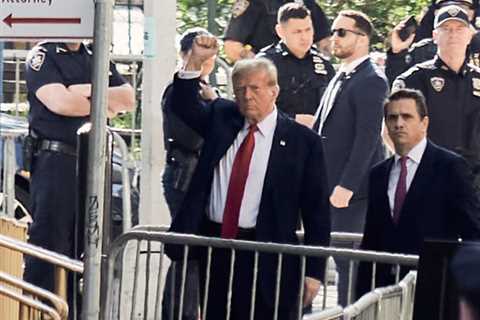 Ambiguity of Trump Gag Order Leaves Him at Risk of Contempt, Jail