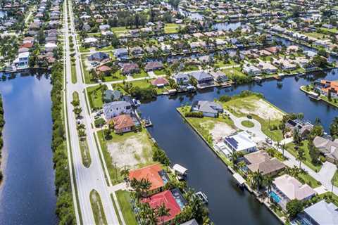 The Business of News Agencies in Cape Coral, FL: Insights from an Expert