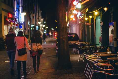 Exploring Dallas Nightlife: Top Bars and Clubs