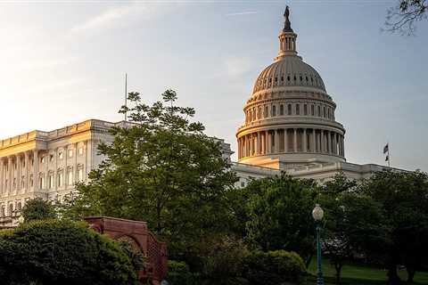 Congressional briefing emphasizes electrification and public transit to meet climate goals