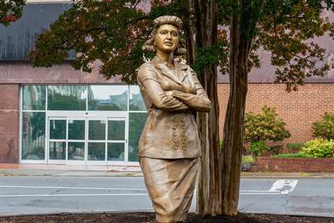 'Johns Hopkins Preyed on Black Women': Seeger Weiss, Ben Crump Rep Henrietta Lacks Estate