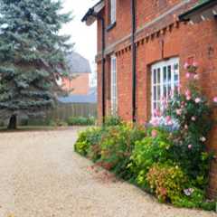 Driveways Lower Penn Get A New Patio Or Drive Tarmac Gravel or Block Paving Experienced Driveway..