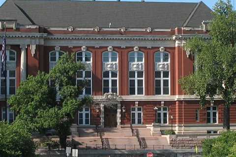 Divided State Court Reinstates Dispute Over Replacement Vehicles Fees