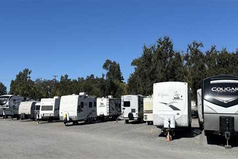 Why Rail Freight Service Providers Should Collaborate With RV Storage Facilities When Transporting..