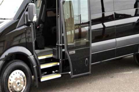 Why Travelers Trust Airport Shuttle Service With Chicago Airport Limousine Backed By Towing Services