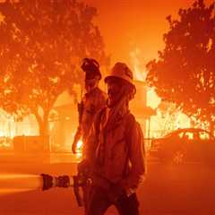 The Heroic Efforts of Firefighters in Central California: Protecting Homes and Lives from Wildfires