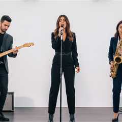 Event Planning Timeline: When to Book Your Entertainment