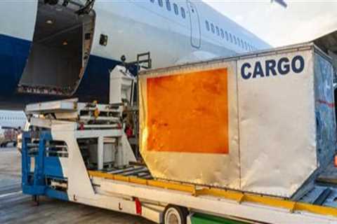 The Overlooked Partnership Between Air Freight Moving Companies and Limo Services